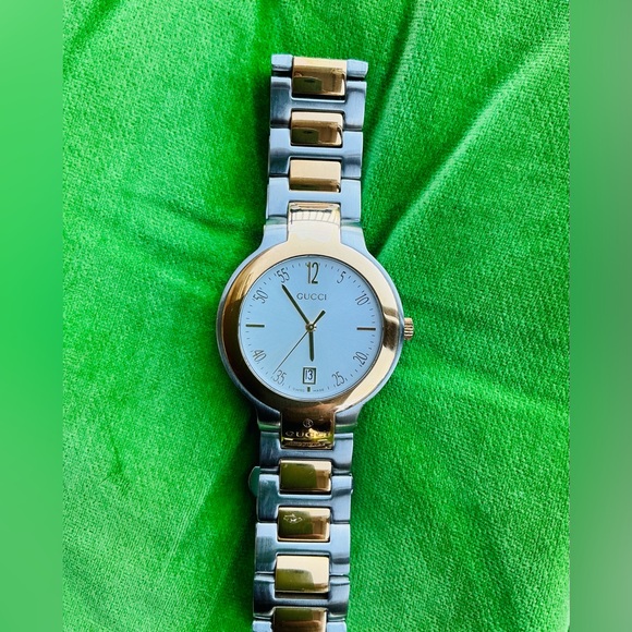 Authentic GUCCI DRESS watch🧡🤍🧡 - Picture 5 of 16